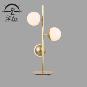 Настольная лампа Globe Modern 3 Lights Золотая настольная лампа Современная белая стеклянная лампа для чтения Globe для гостиной в спальне